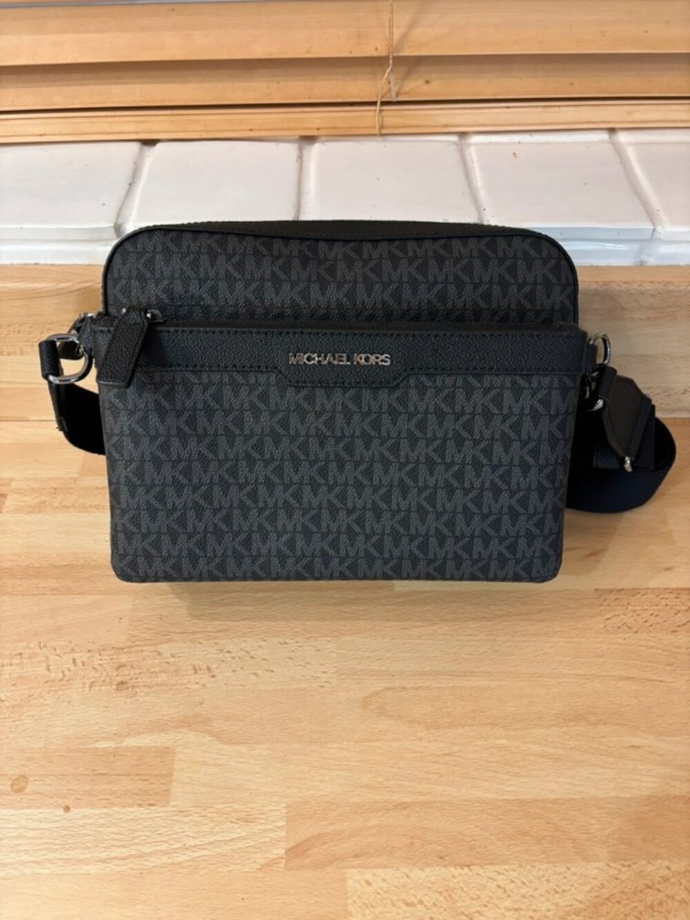 Michael Kors Black Logo Messenger Crossbody Bag Detachable Front Pouch
